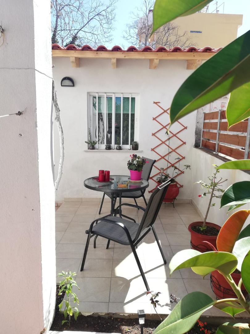 Foto 10: Small Studio with Yard