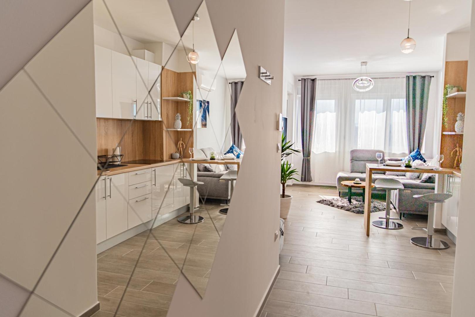 Zdjęcie 9: Jacuzzi - Flexible SelfCheckIns 20 - Zagreb - Luxury - Garage - Smart - Brand New - Apartments Repinc