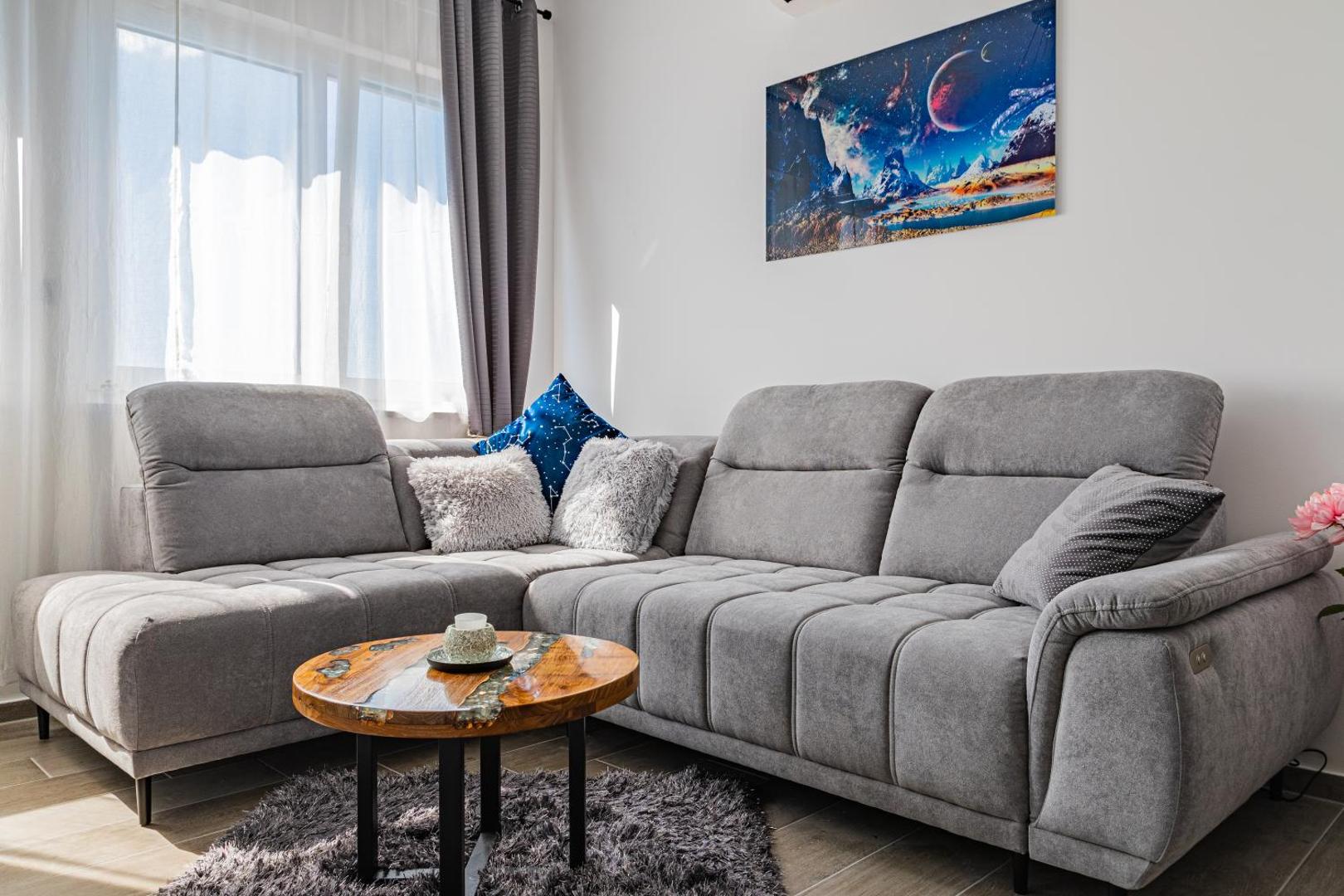 Zdjęcie 7: Jacuzzi - Flexible SelfCheckIns 20 - Zagreb - Luxury - Garage - Smart - Brand New - Apartments Repinc