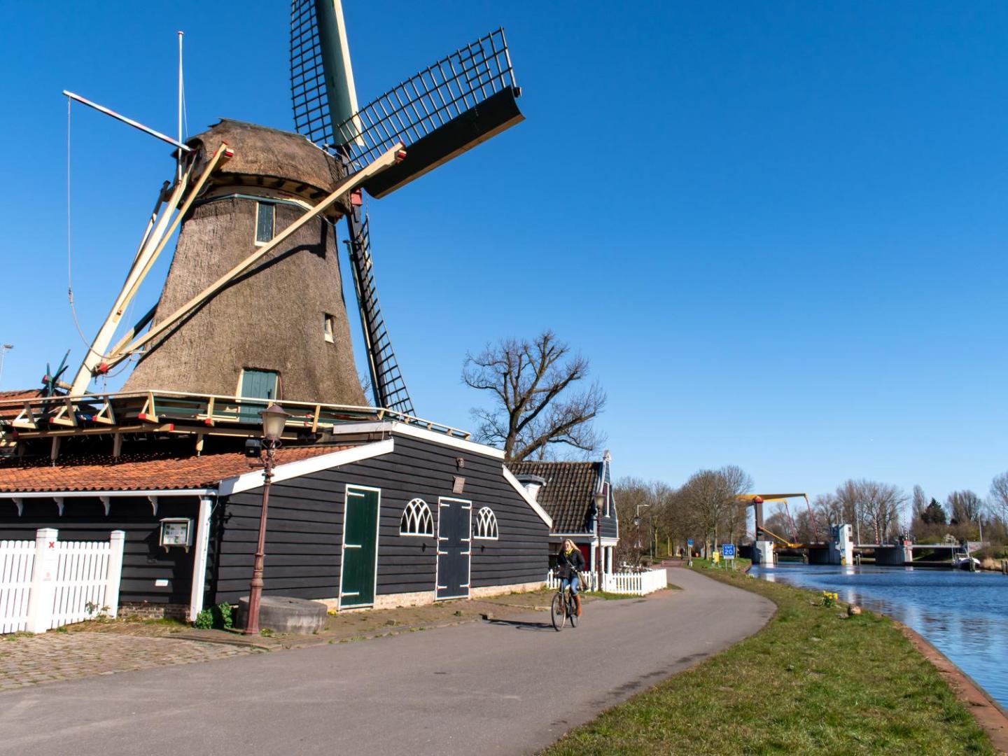 Kuva 3: SWEETS - IJdoornlaanbrug
