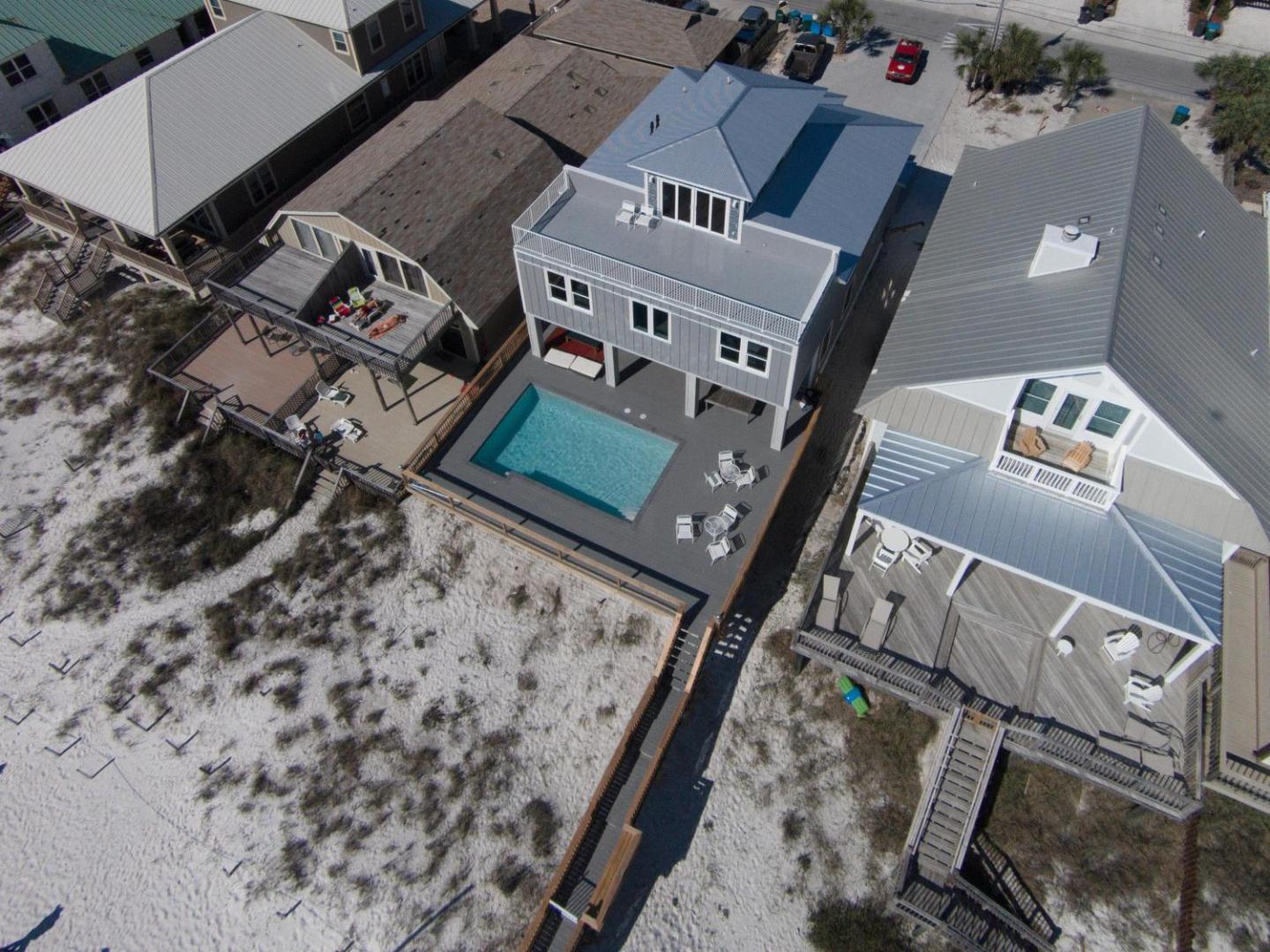 Fotografia 9: Making Waves - Huge Heated Beachfront Pool & Hot Tub! Best In Pcb!