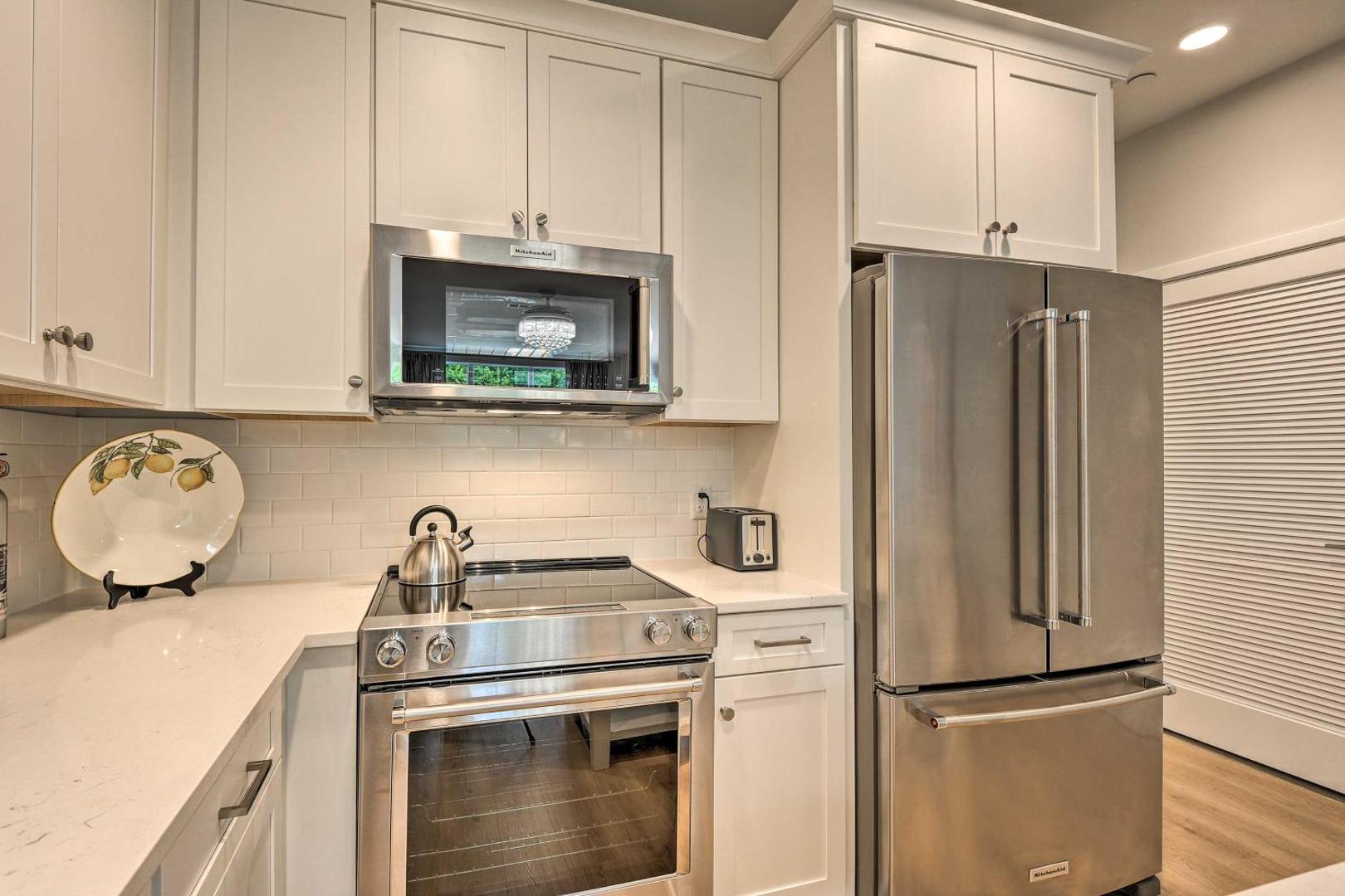 Foto 10: Chic Condo with Balcony in the Heart of Annapolis!
