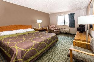 Bilde 3: Super 8 by Wyndham St. Charles