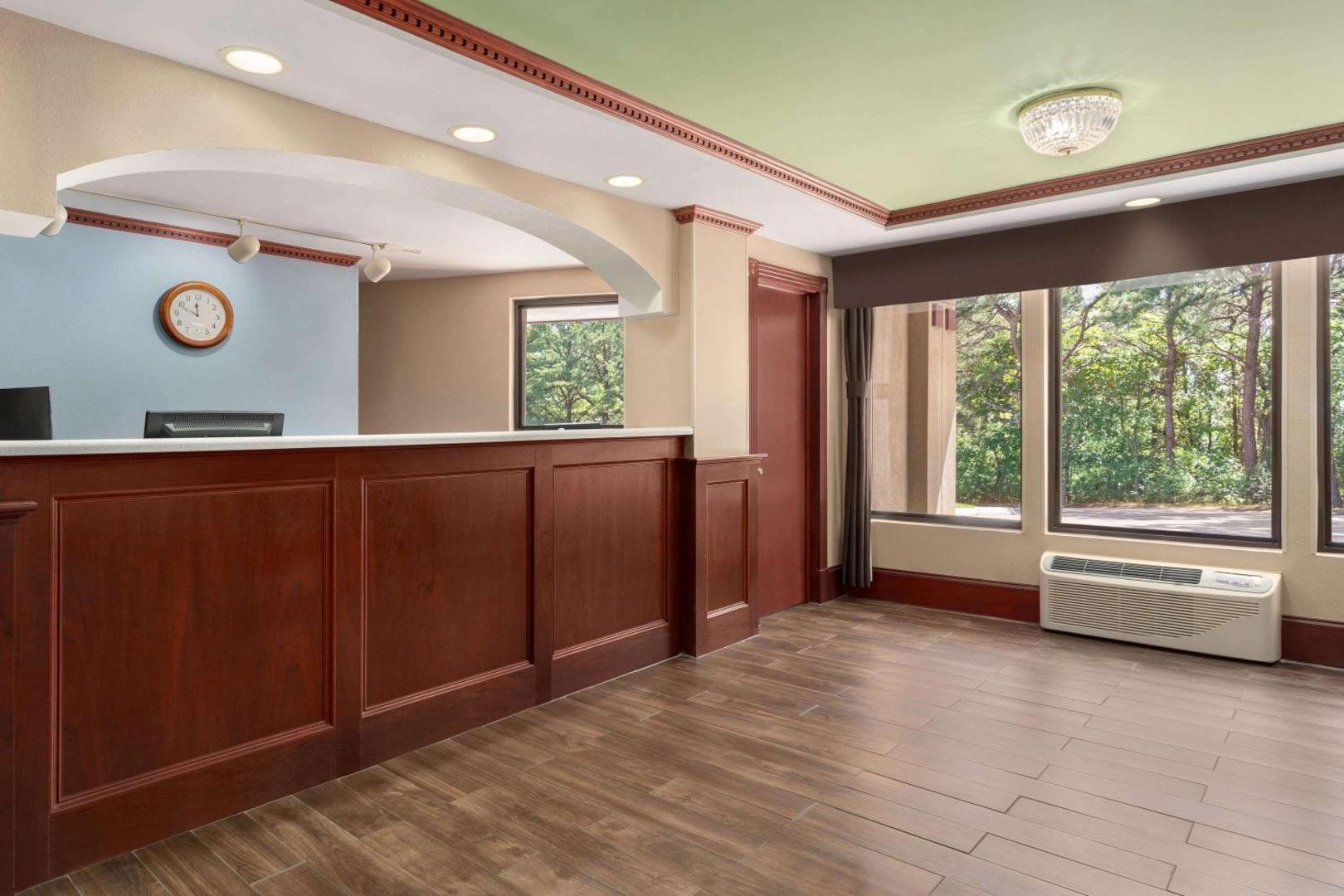 Super 8 by Wyndham West Greenwich/Providence photo 6