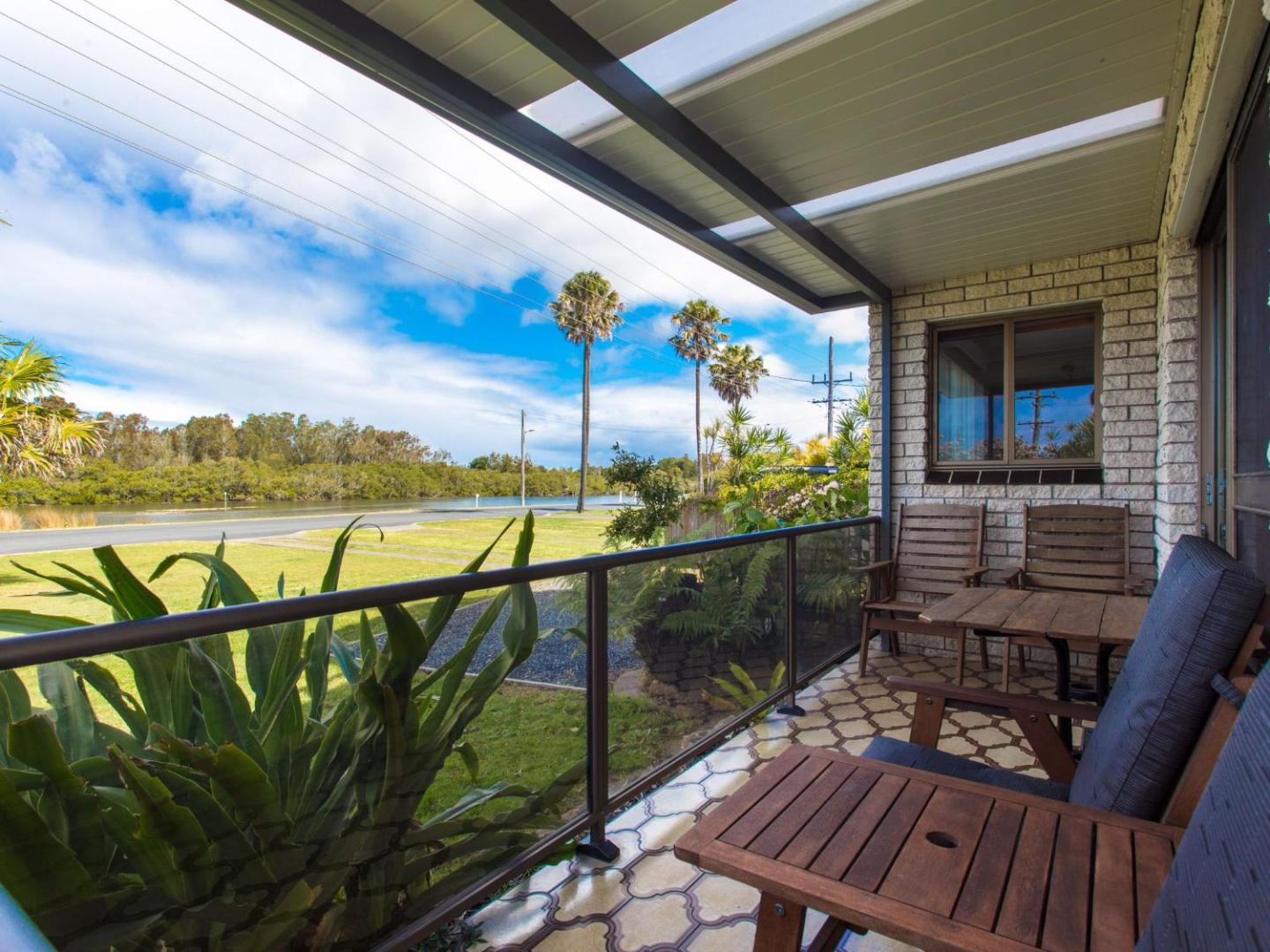 Fotografie 8: Waterside at Point Road
