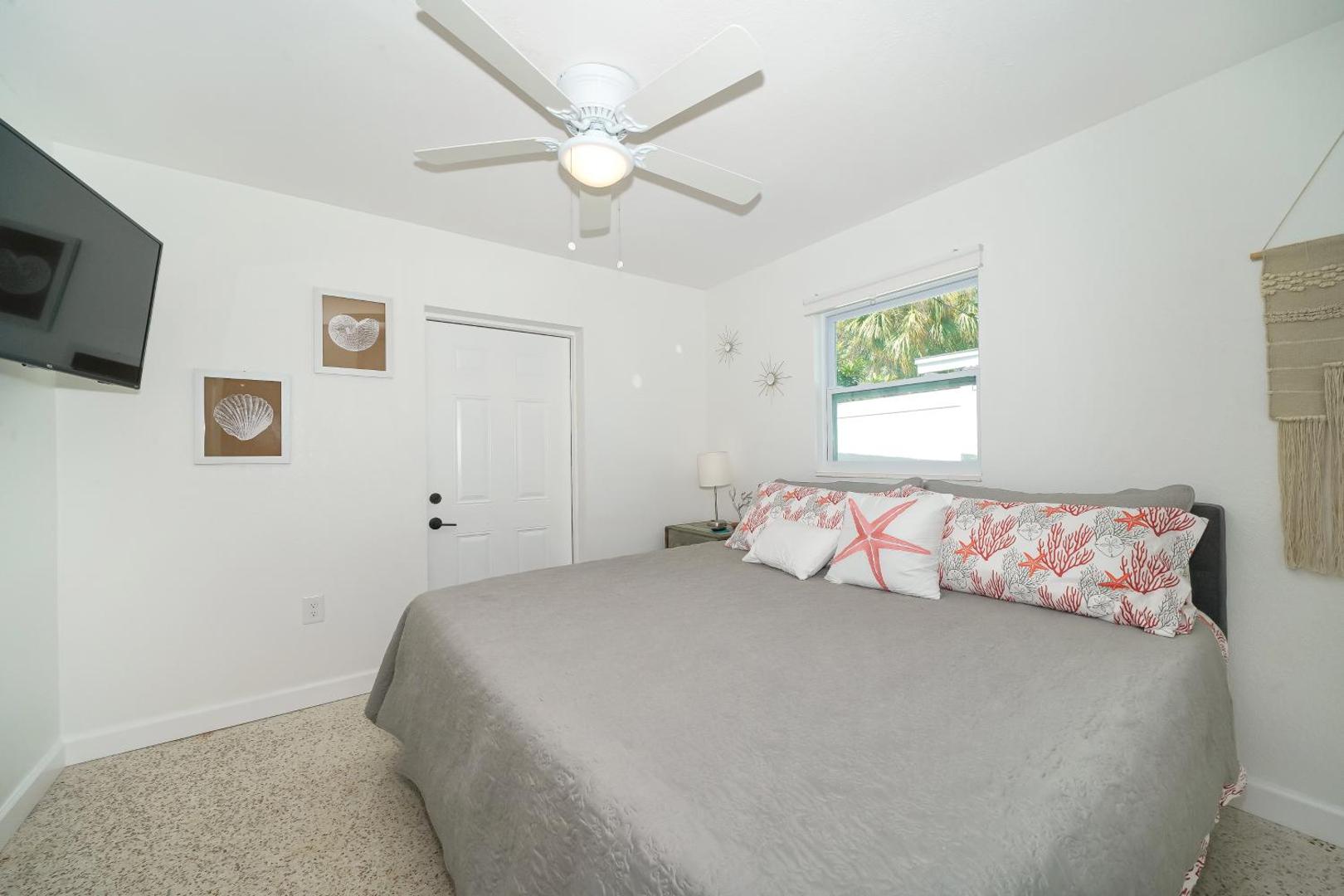 Foto 9: Modern & Fresh - Less than 3 miles to the Beach!