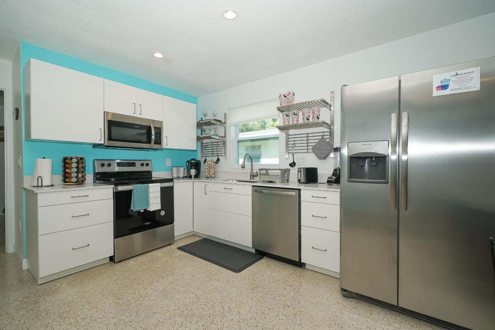 Foto 4: Modern & Fresh - Less than 3 miles to the Beach!