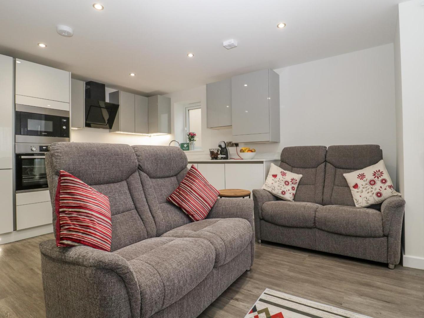 Фотография 4: Flat 2, 38 Preston Road