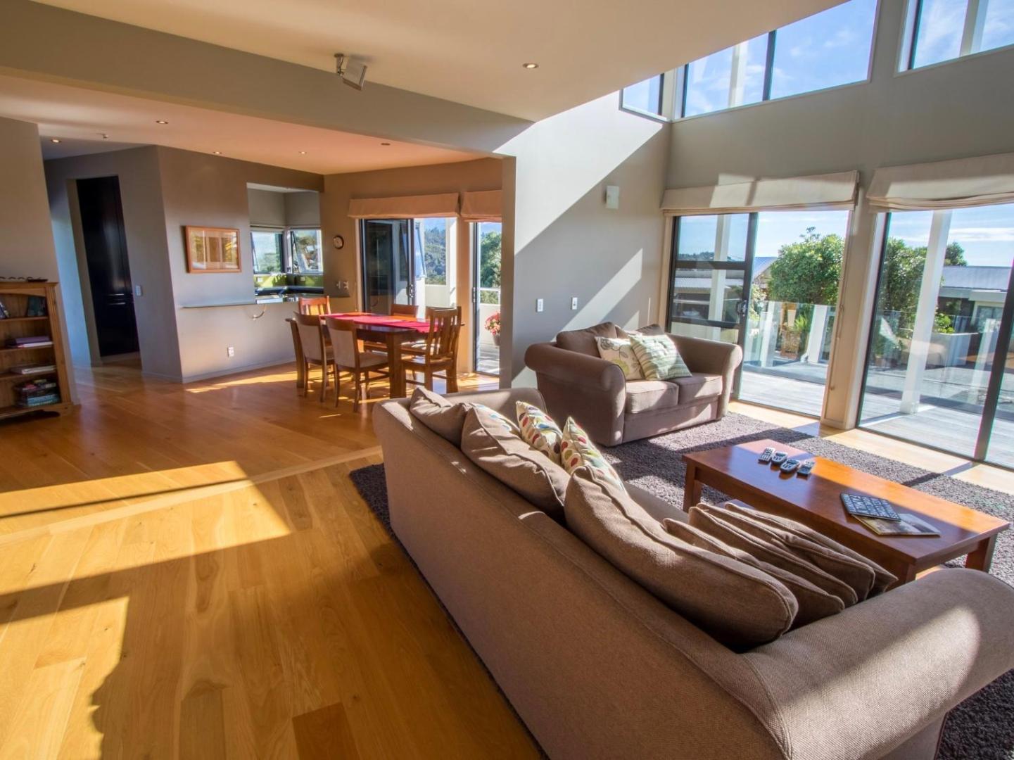 Foto 3: Sun, Sea, Sensational - Kaiteriteri Holiday Home