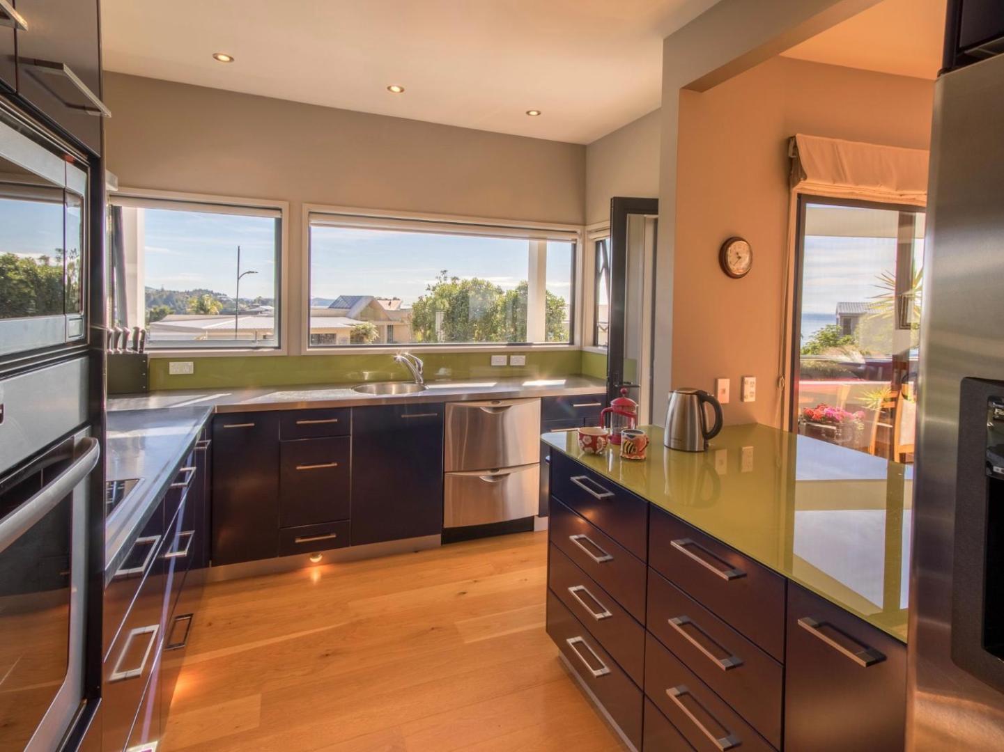 Foto 5: Sun, Sea, Sensational - Kaiteriteri Holiday Home