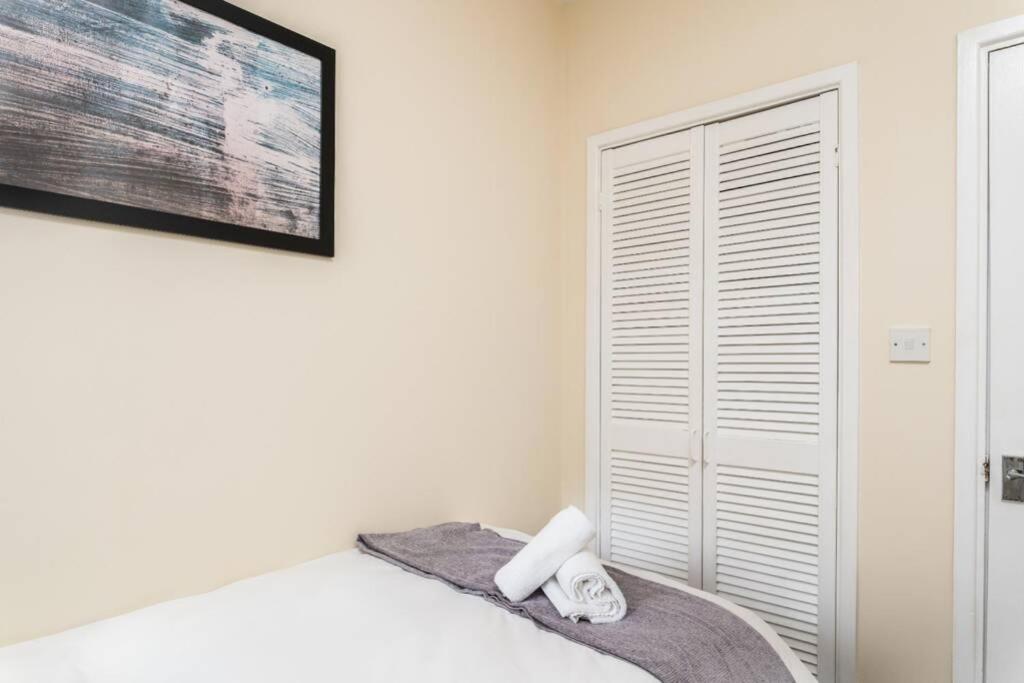 Contractor Base - Sleeps 5 - Near M4の写真4