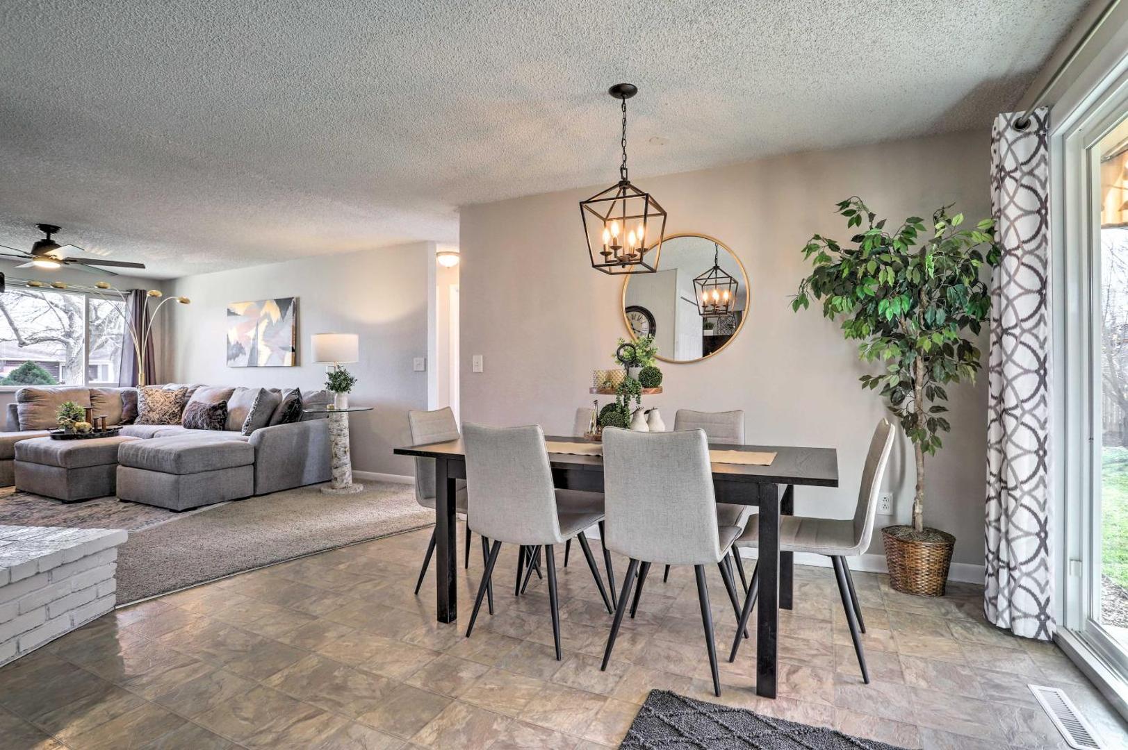 Fotografie 8: Duplex with Private Yard 3 Mi to Downtown Loveland!