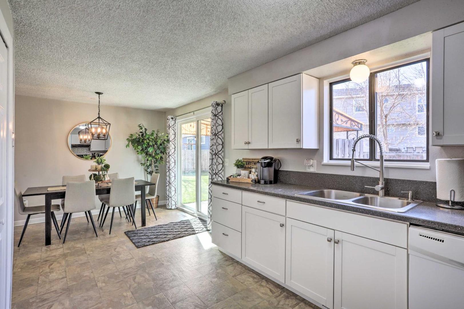 Fotografie 10: Duplex with Private Yard 3 Mi to Downtown Loveland!