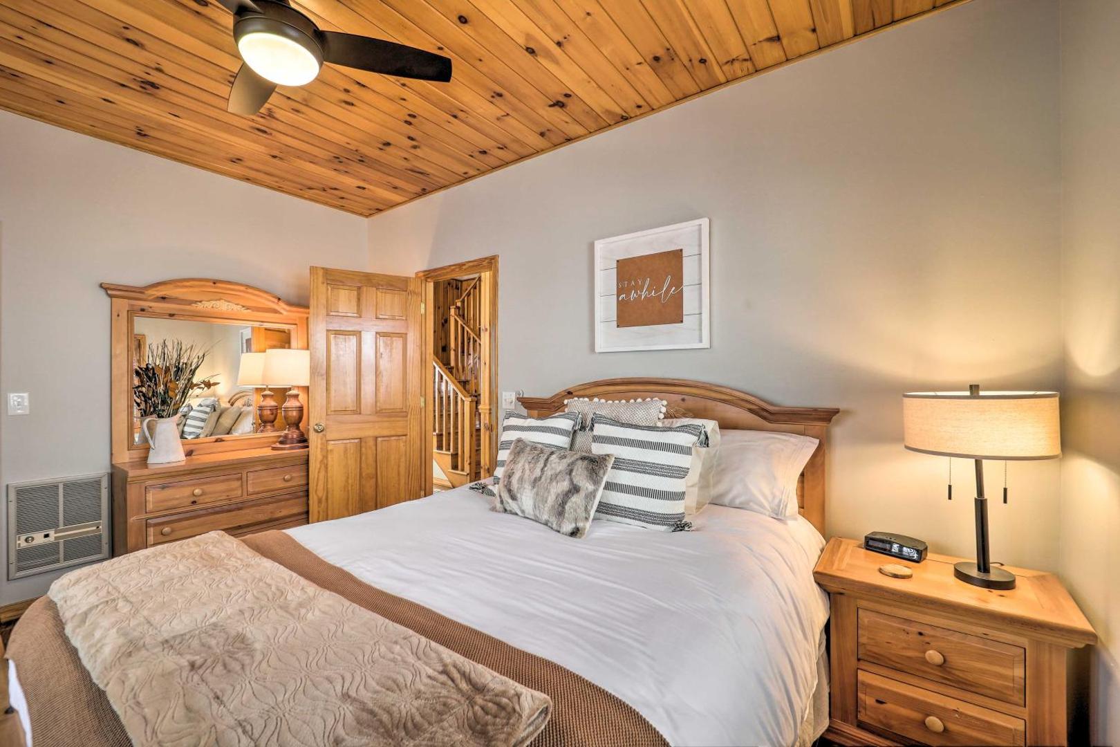 Foto 10: Views & Hot Tub! Beech Mtn 'Sky Barn Retreat'