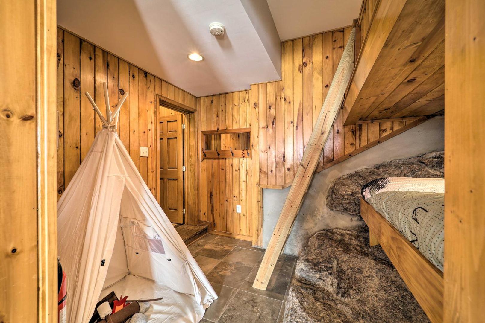 Foto 8: Views & Hot Tub! Beech Mtn 'Sky Barn Retreat'