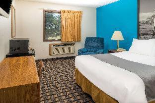 Kuva 4: Super 8 by Wyndham Lincoln West