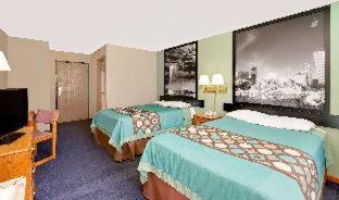 Bild 7: Super 8 by Wyndham Macomb