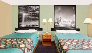 Bild 8: Super 8 by Wyndham Macomb