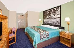 Bild 10: Super 8 by Wyndham Macomb