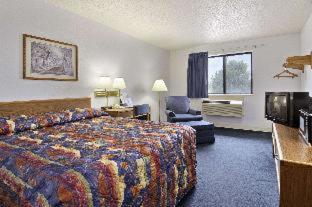 Фотография 8: Super 8 by Wyndham Ankeny/Des Moines Area