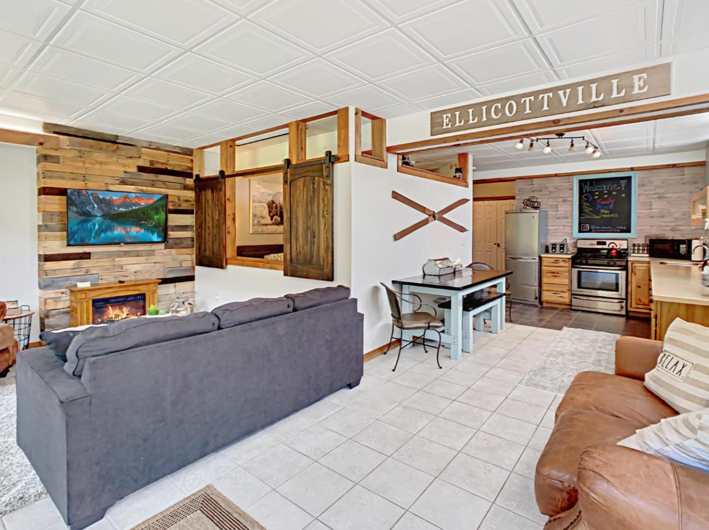 Fotografie 3: The Maples Apt - King Bed, Pet Friendly, Beautiful Views