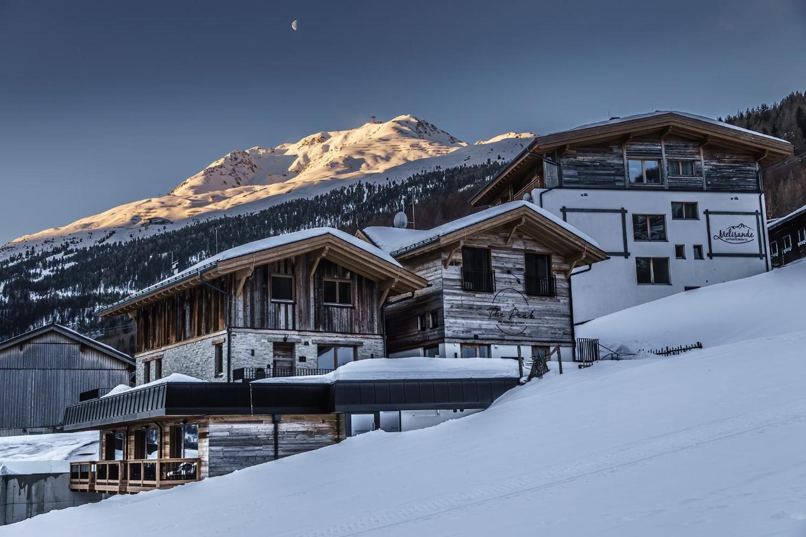 Фотография 6: Chalets - The Peak