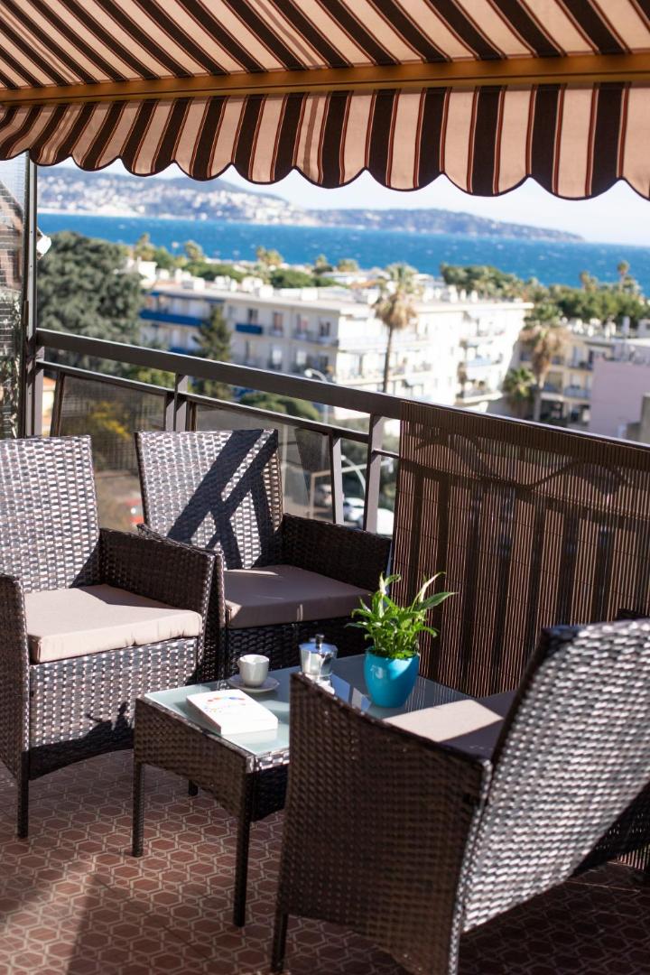 Fotografia 2: Studio with terrace and sea view, 10 min to the beach