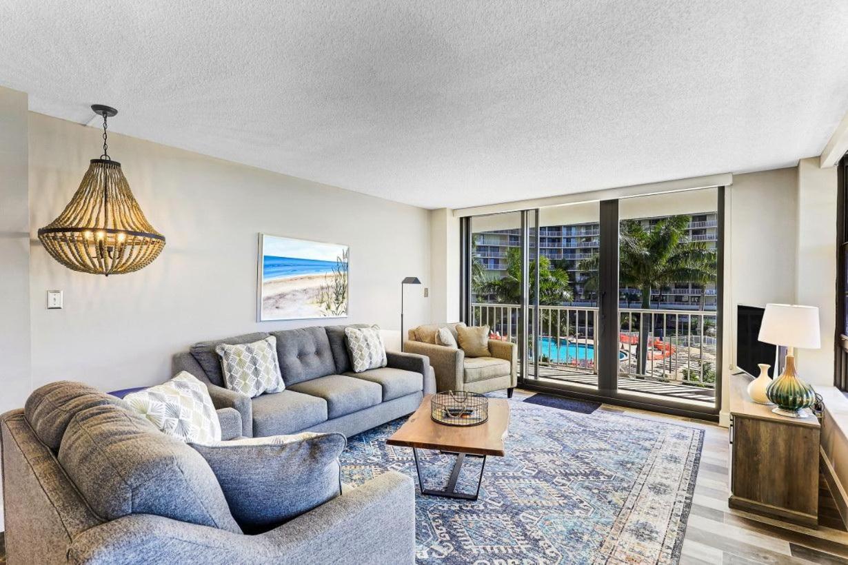 Fotografie 4: Beachfront condo with wraparound balcony/pool/tennis
