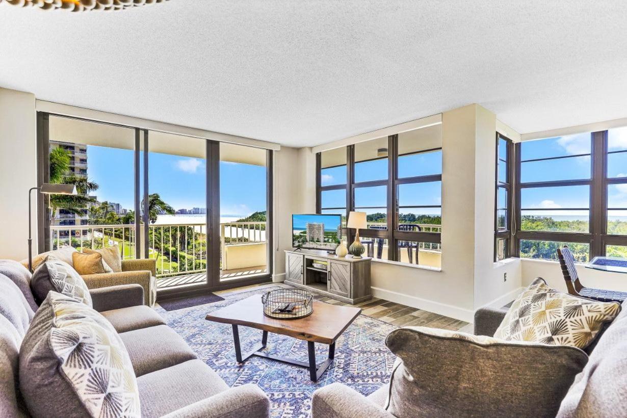 Fotografie 5: Beachfront condo with wraparound balcony/pool/tennis