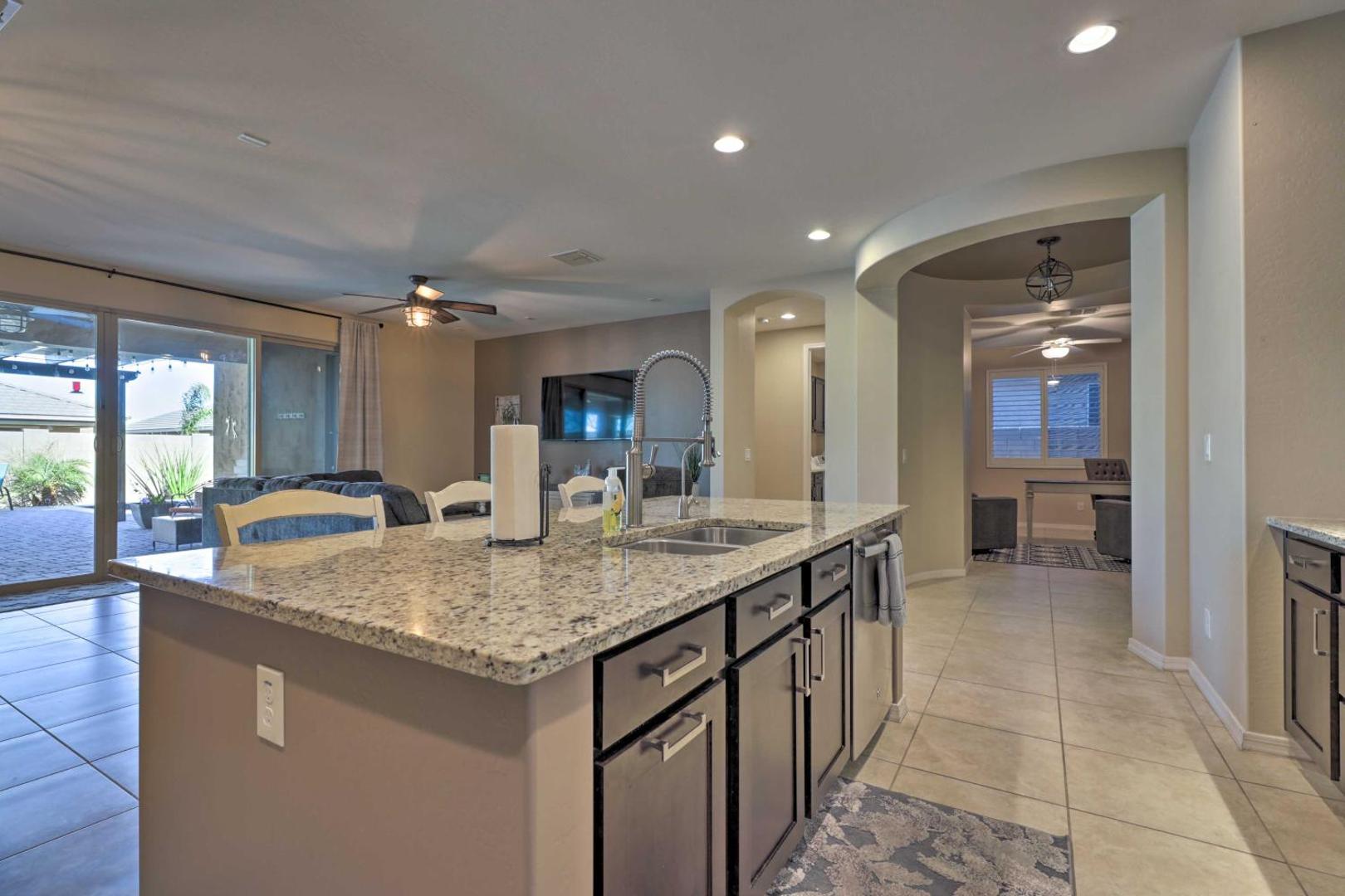 Pool, Resort Amenities Queen Creek Home!的照片8