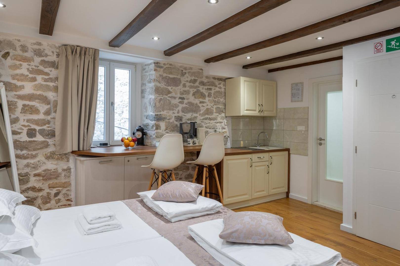 Foto 9: 2 - luxury studio with terrace in heart of Split