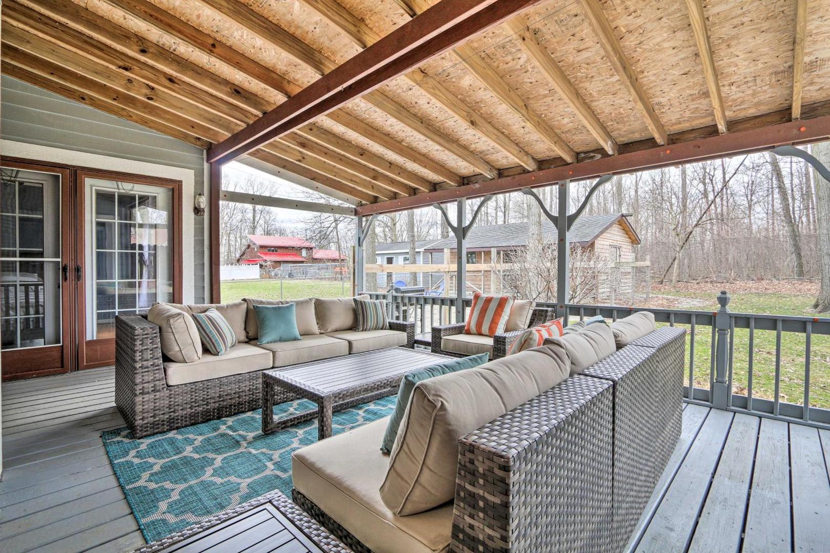 Billede 2: Covered Deck, Fire Pit Hunstville Gem on the Lake