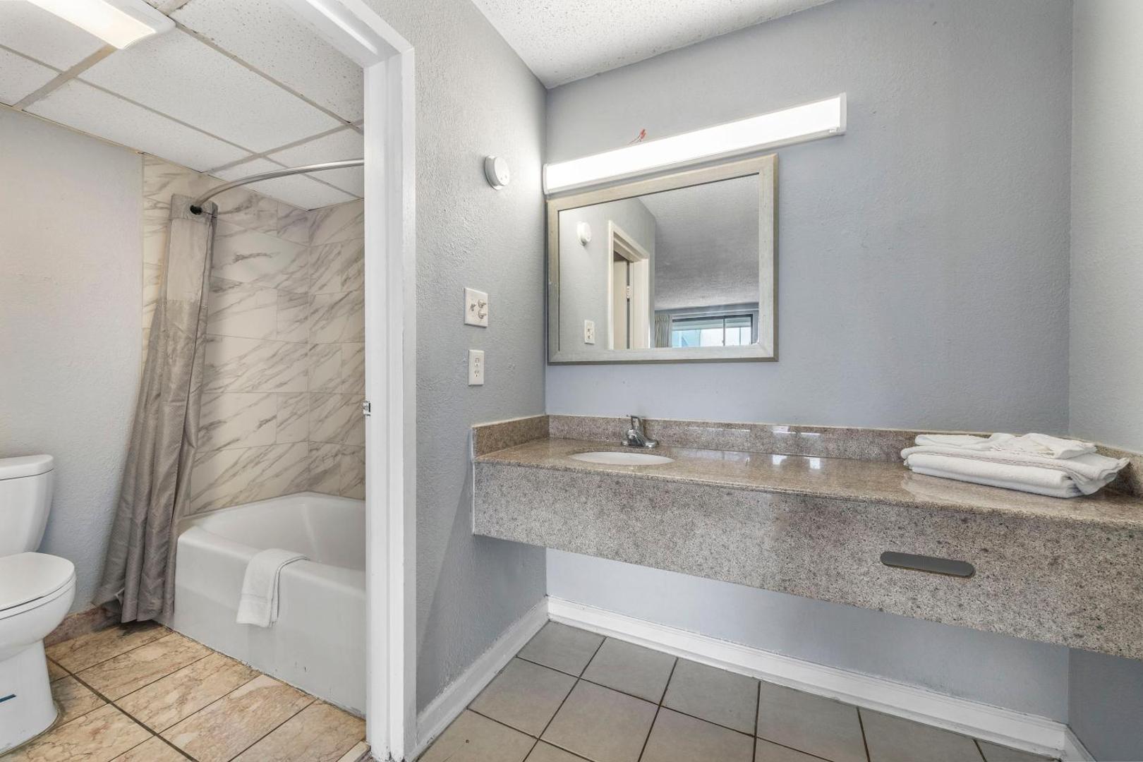 Kuva 3: Super 8 by Wyndham Portsmouth - Norfolk