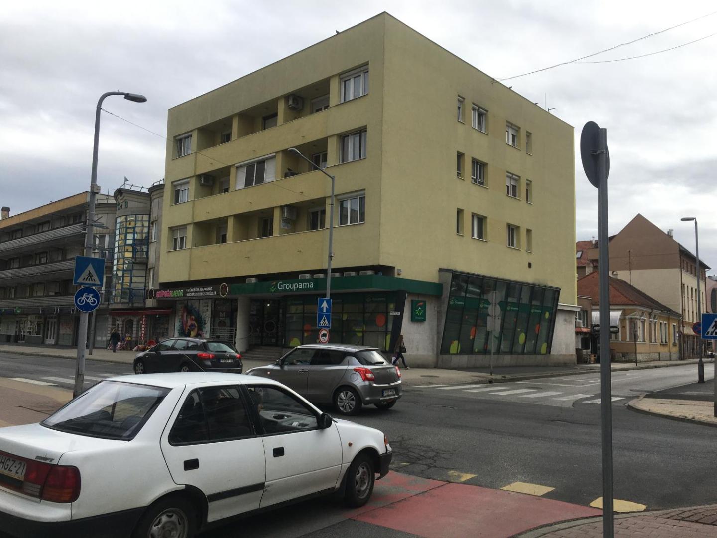 Central photo 10