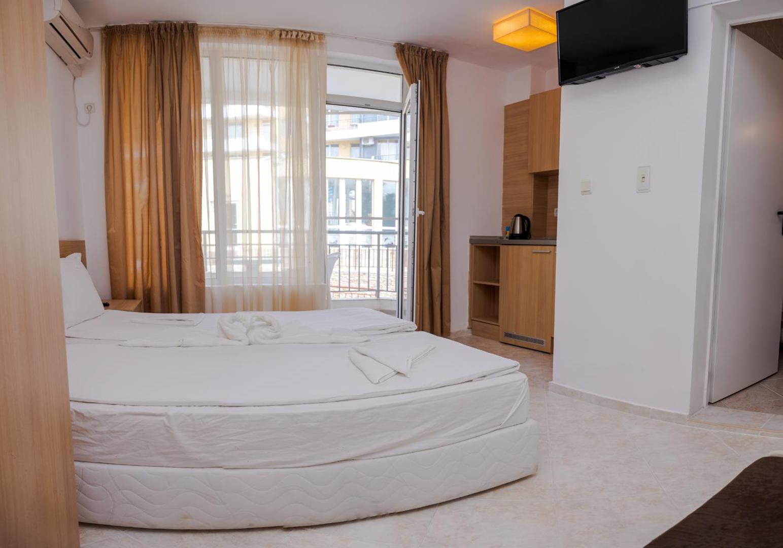 Foto 10: Sunset Studio in Kosharitsa with Pool, SPA, Gym and Parking by Flat Mаnager