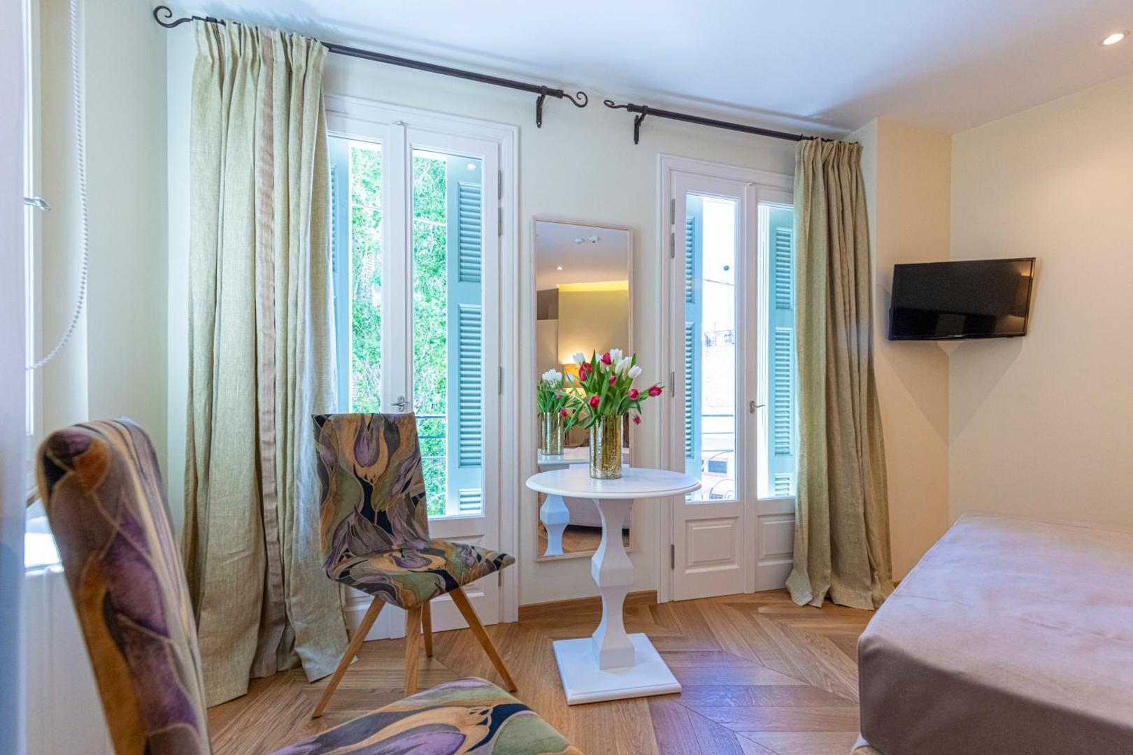 Foto 10: IPELHOME - Plaka Boutique Apartments