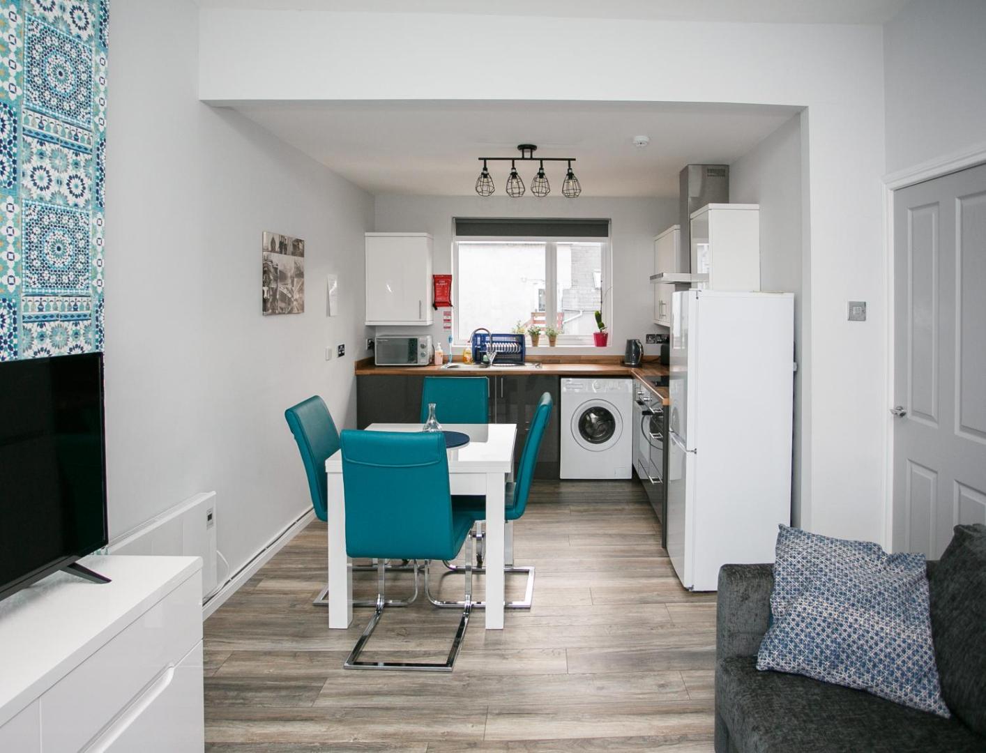 Apt3, No 2 Antrim Gardens, Portrush with Seaview photo 4