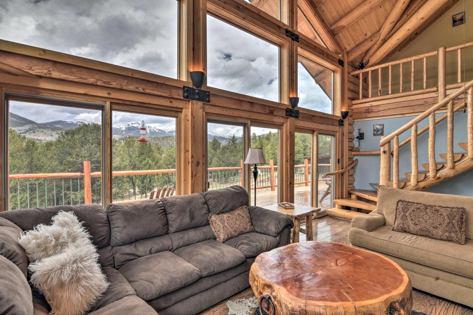 Billede 6: Spacious, Luxe Cabin with Mtn Views, Sauna and More!