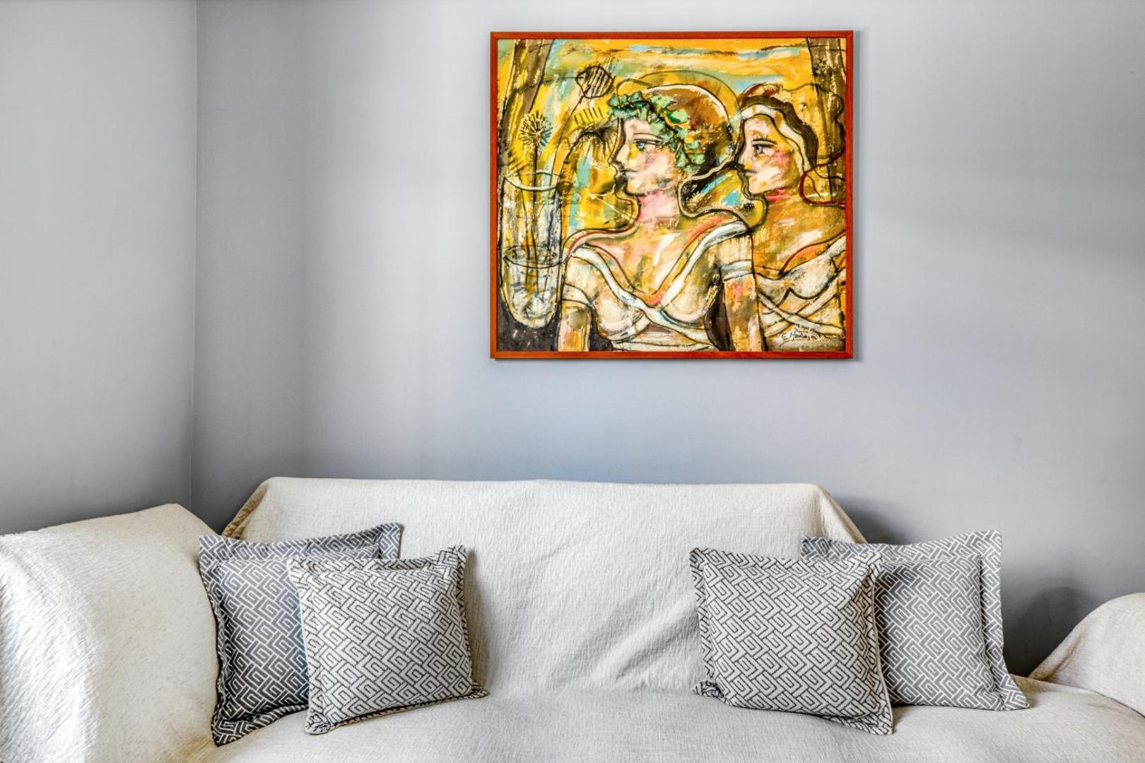Kuva 4: Spacious flat with courtyard in Peristeri!