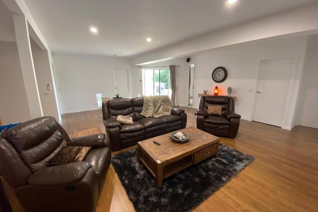 Billede 3: Spacious, Contemporary and Self-Contained with Beautiful Views