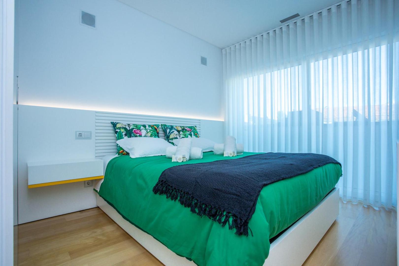 Foto 9: Ocean 52 by Rent4All