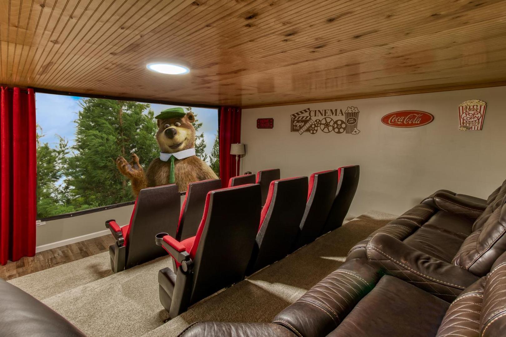 Foto 5: Fun & Games by HoneyBearCabins 2BR/1BA Sleeps 7