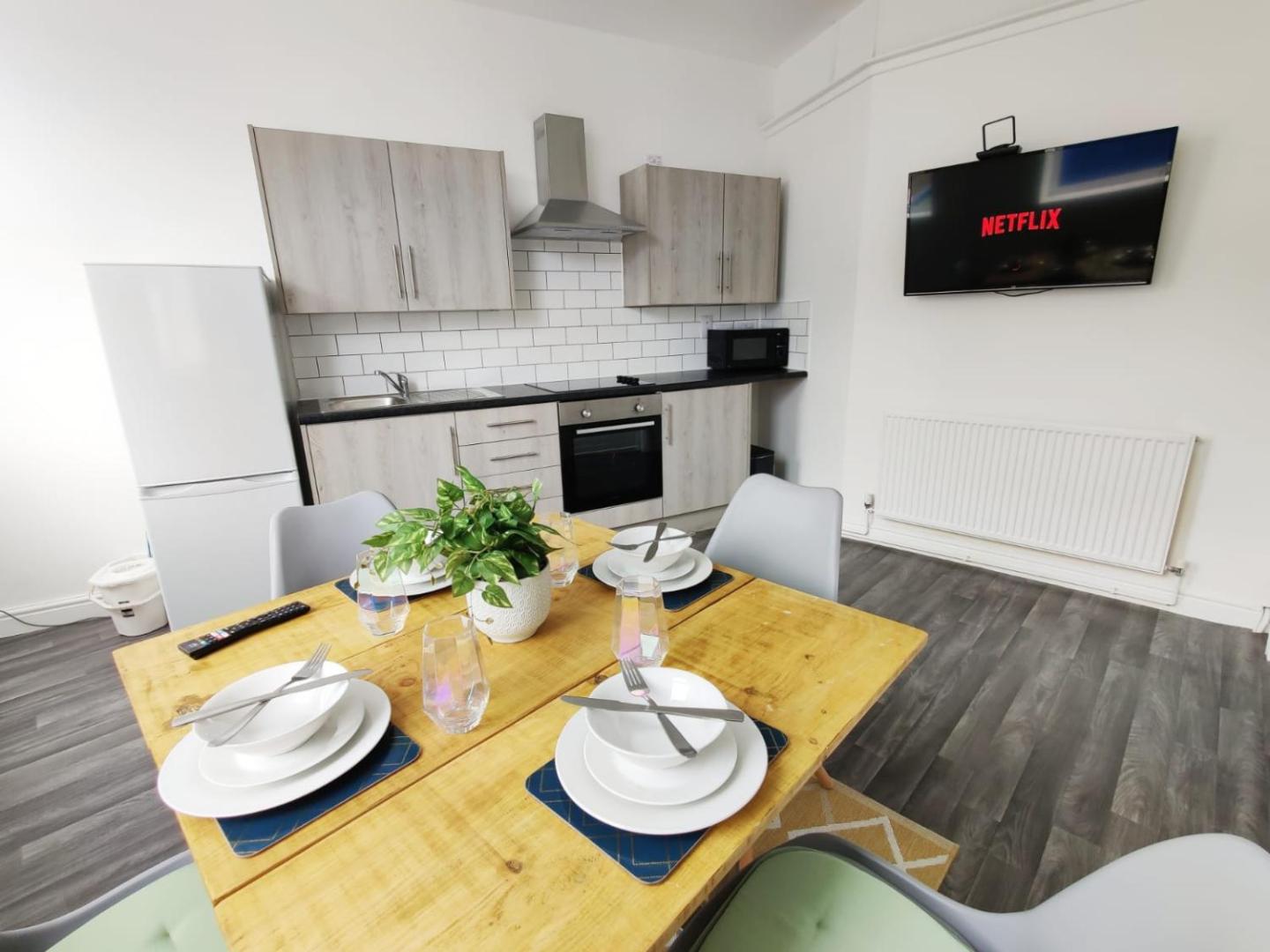 Zdjęcie 5: Contractor Base - Kitchen - Parking Included