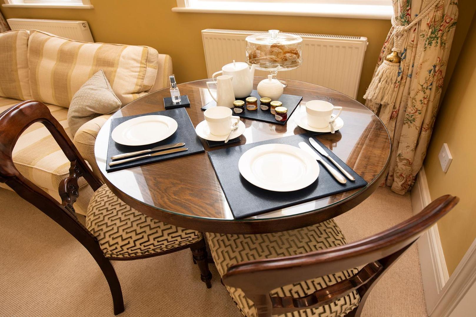 Bild 8: Arkle - Five Star Town Centre Apartment, Cheltenham