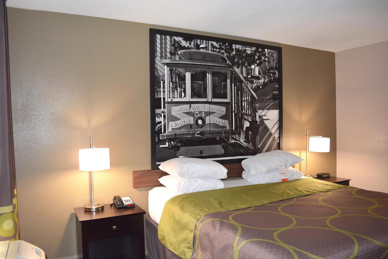 Foto 5: Super 8 by Wyndham Salinas