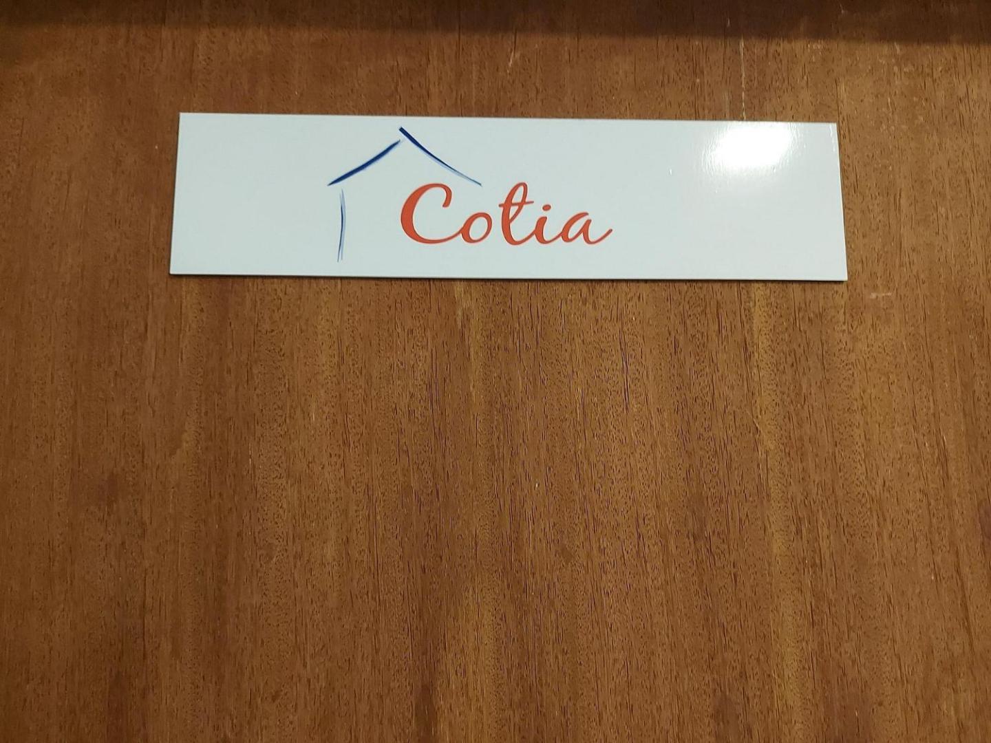 Foto 4: Cotia - Novo Flat com Piscina, 50mts da praia, churrasqueira privativa, ar con, wi-fi, netflix, garagem