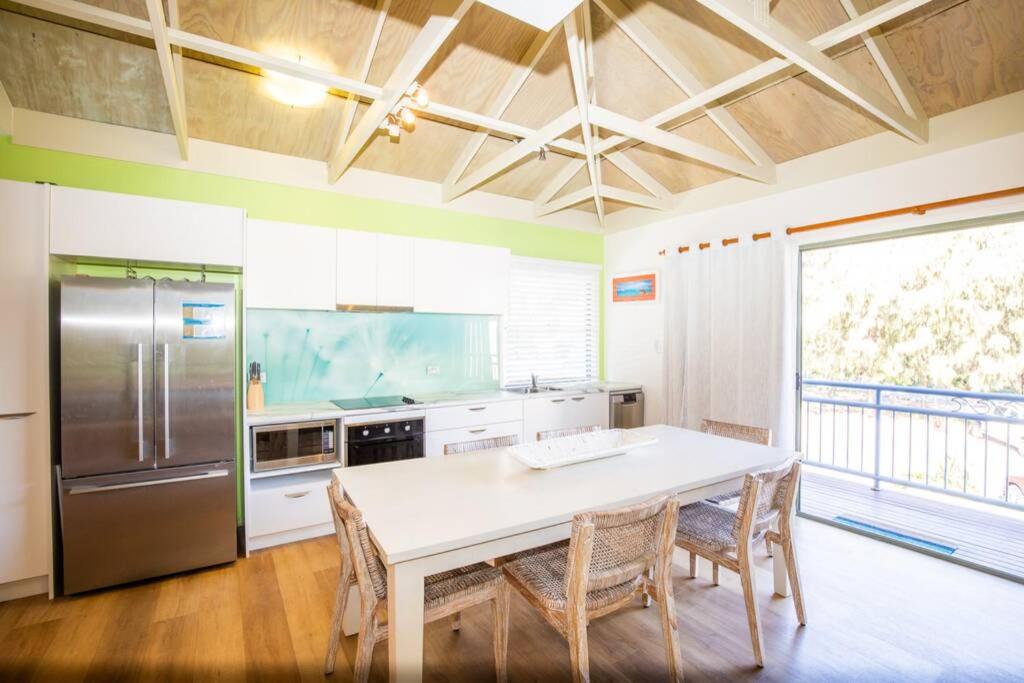 Zdjęcie 10: BEACHBREAK - 100m to beach - sleeps 6