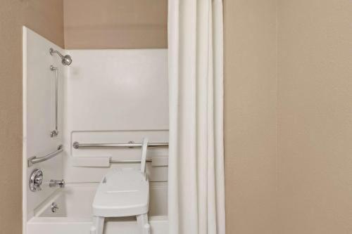 Kuva 4: Super 8 by Wyndham Nashville/ Dntn/ Opryland Area