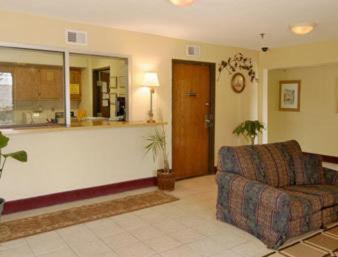 Kuva 8: Super 8 by Wyndham Nashville/ Dntn/ Opryland Area