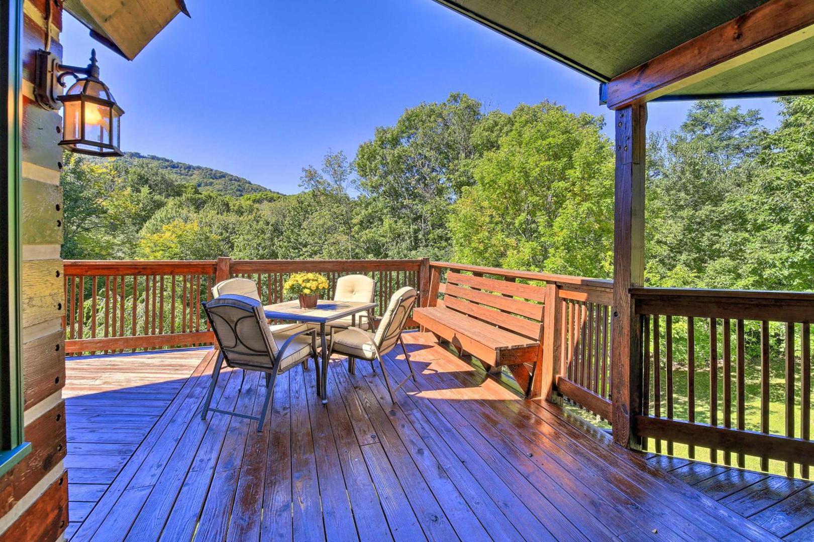 Kuva 3: Family Cabin w/ Fire Pit, 9 Mi to Sugar Mtn Slopes